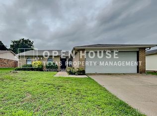 6706 Forestview Dr, Arlington, TX 76016