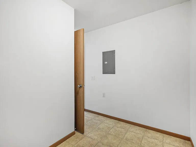 501 Alan Dr #204 — Photo 2