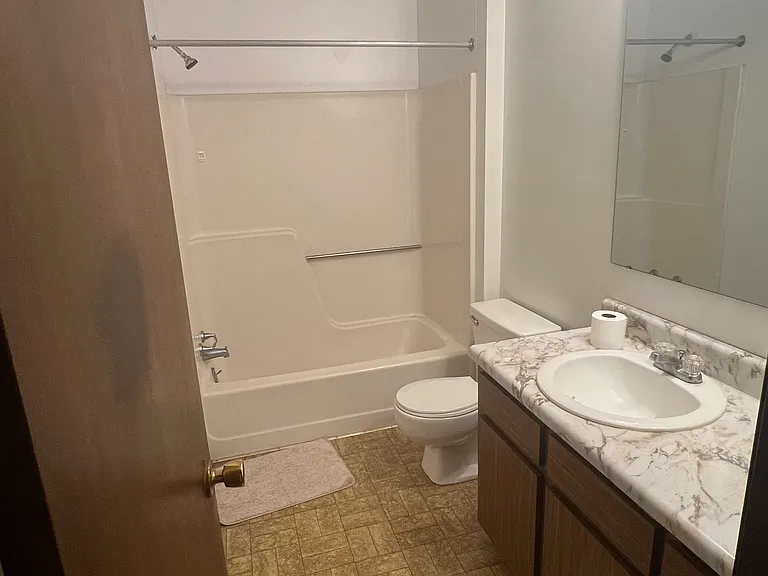 526 Grant Ave — Photo 10