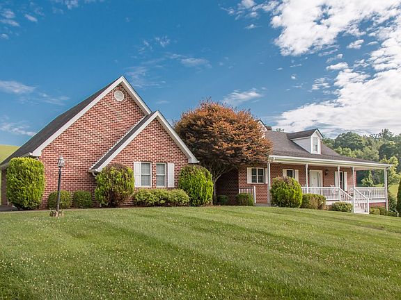 2nd image of 18278 Celebrity Ln