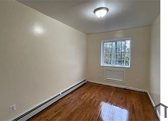 4th image of 106-34 156th St Floor 3