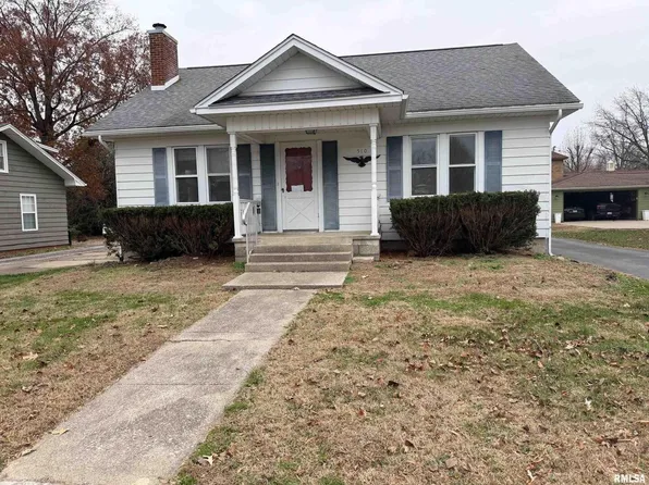 510 N Maple St, Benton, IL 62812