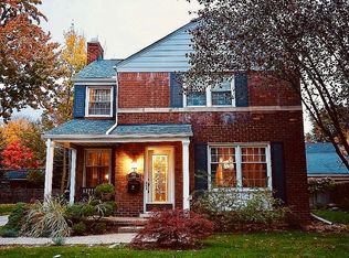 806 Cadieux Rd, Grosse Pointe, MI 48230