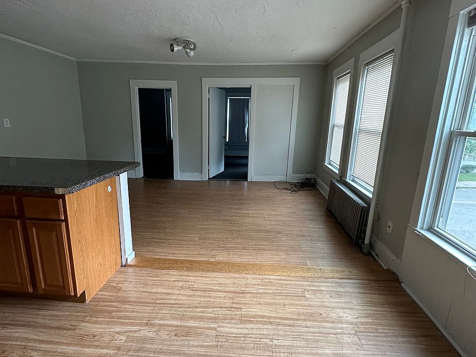 2nd image of 369 Valley St APT 3