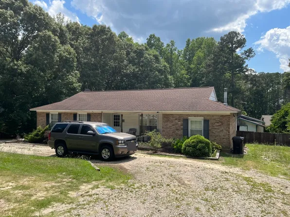 3704 Nursery Rd, Spring Lake, NC 28390