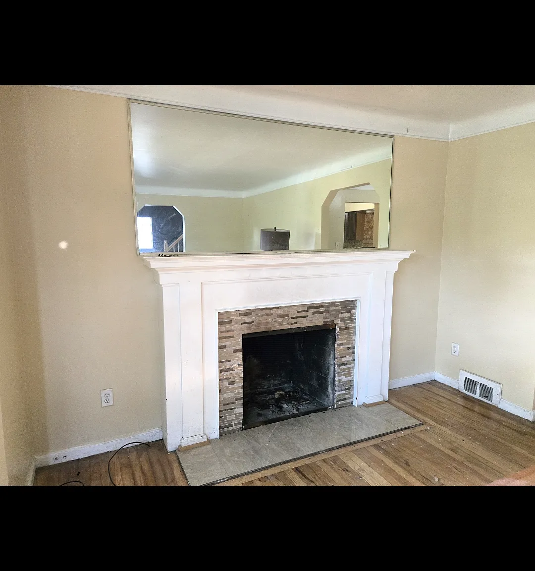 3 bed, 1.5 bath, 1374 sqft, $1,765 — Photo 1
