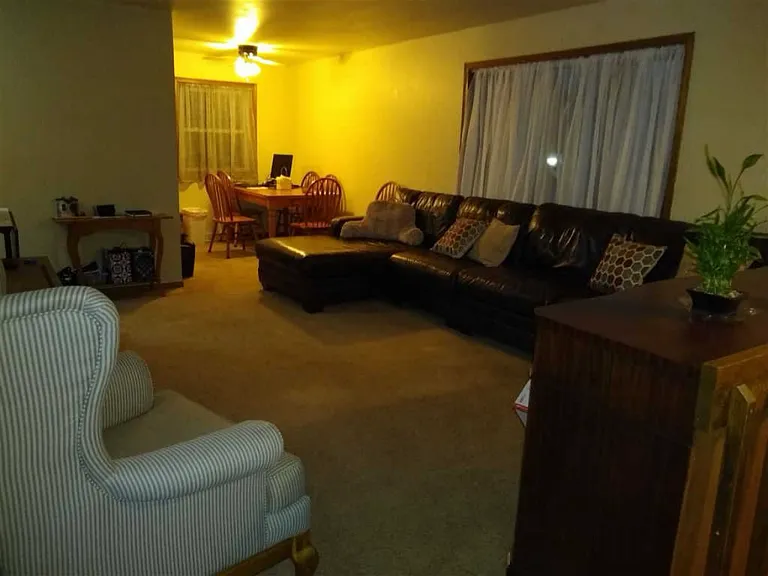 2658-2660 Chesapeake Dr — Photo 3