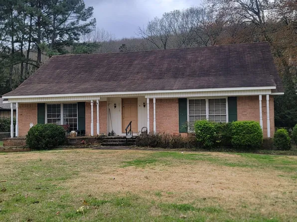 1318 Wind River Cir SE, Huntsville, AL 35802