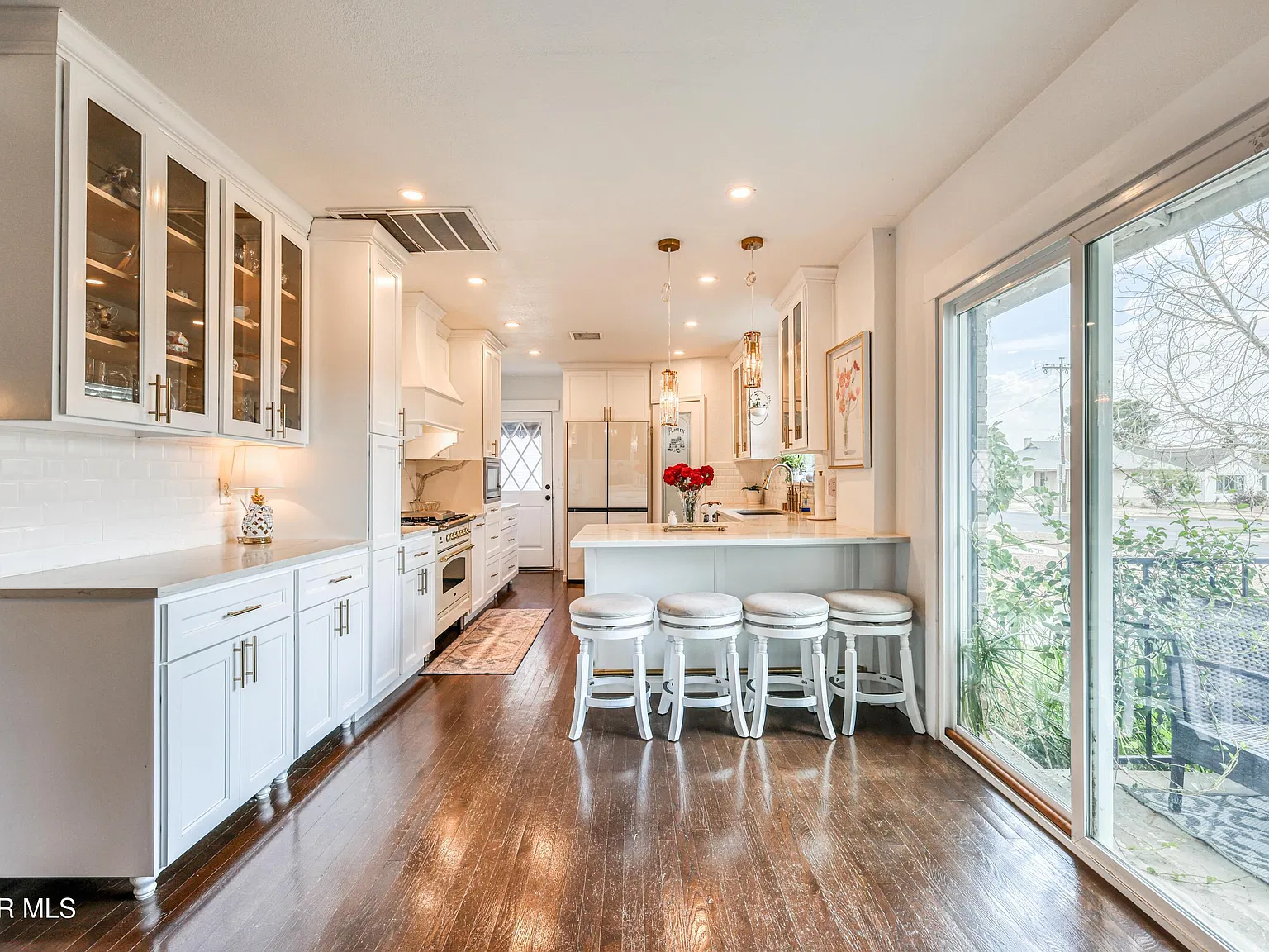 2 bed, 1766 sqft, $3,200 — Photo 4