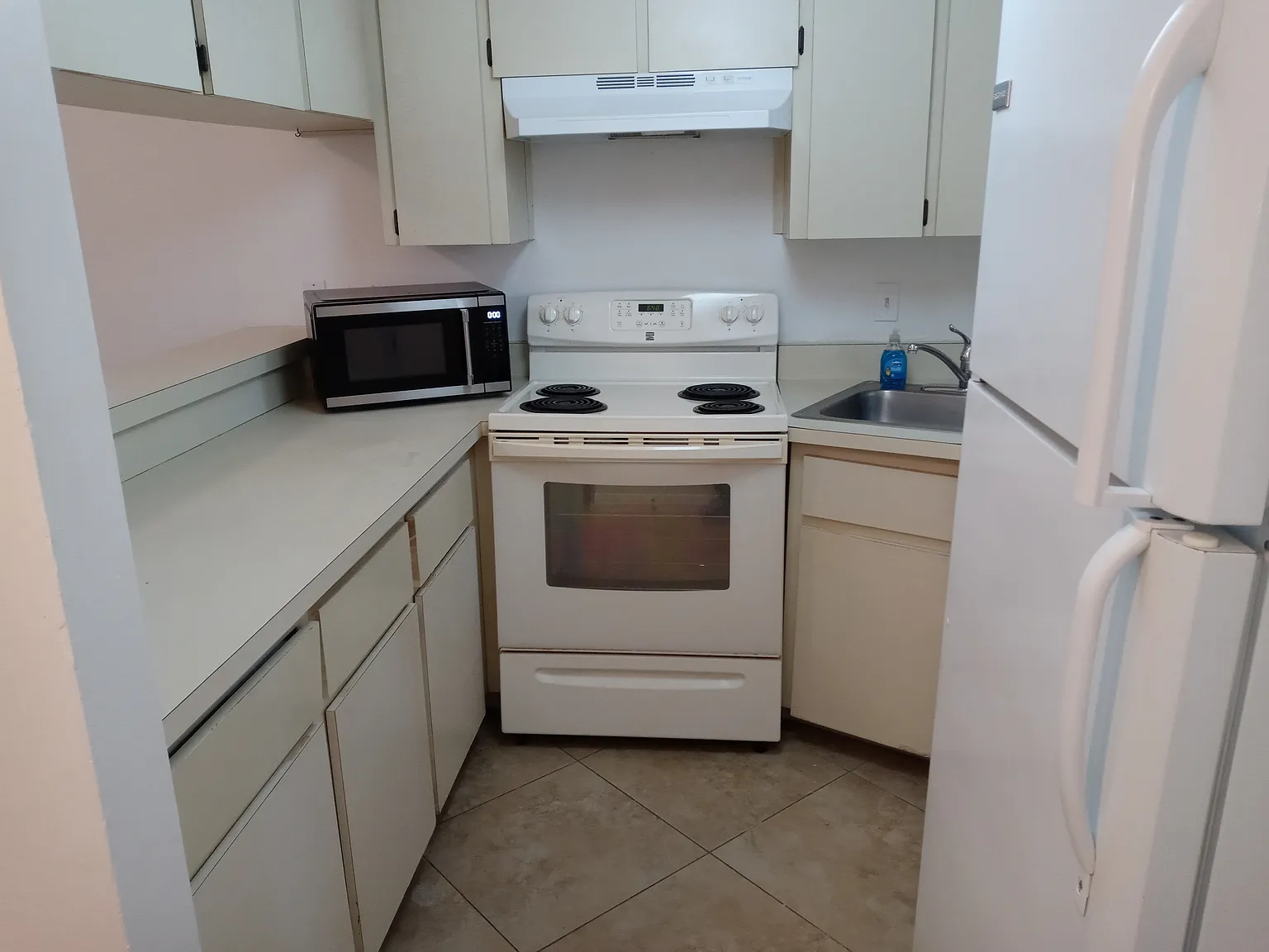 2 bed, 900 sqft, $1,700 — Photo 3