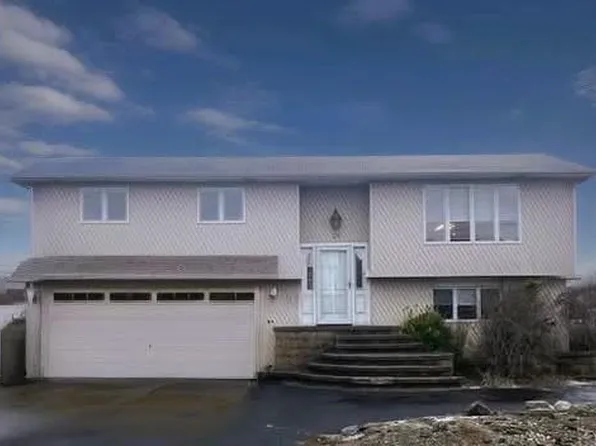 24 Cabot Road W, Massapequa, NY 11758