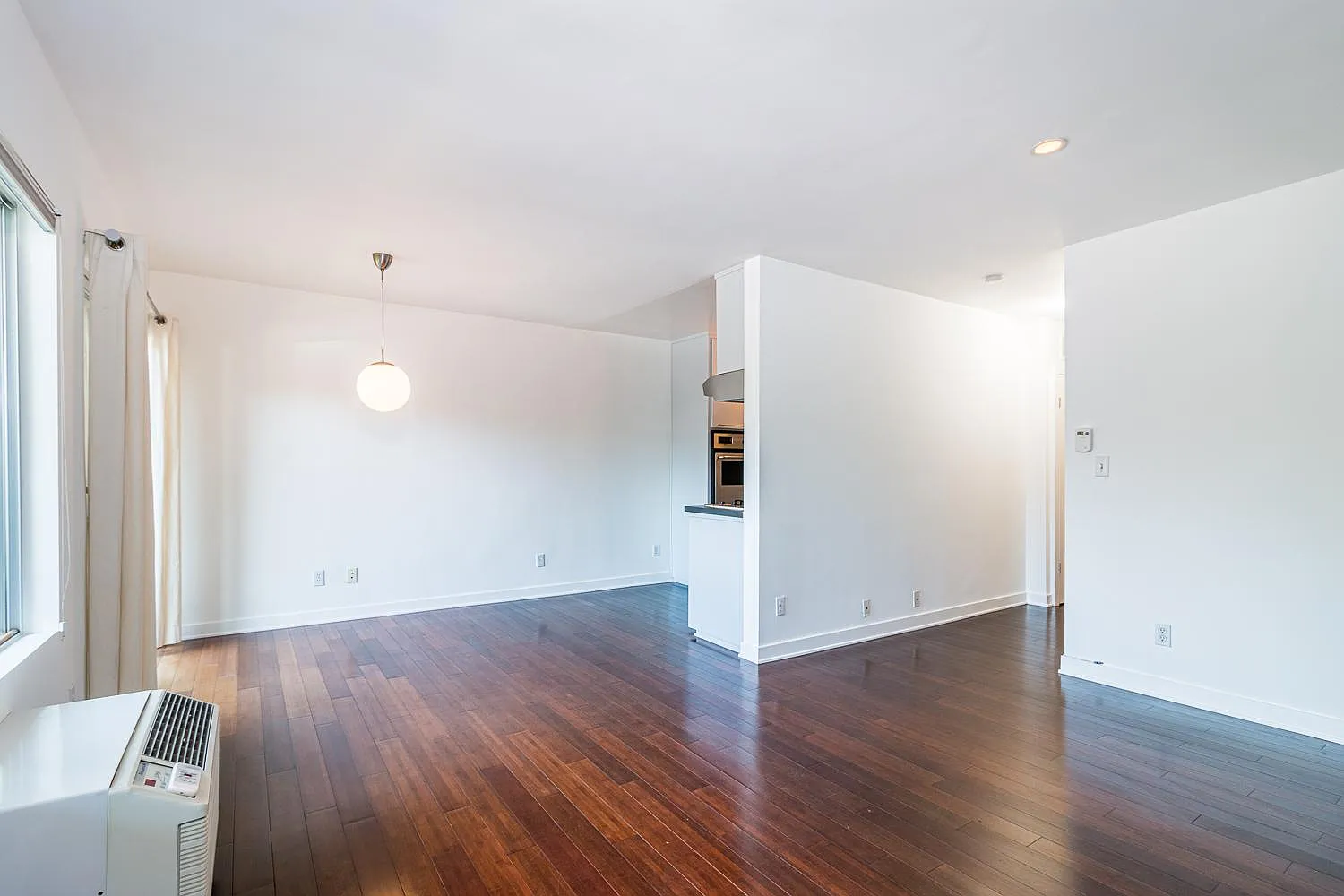 1 bed, 715 sqft, $2,800 — Photo 3