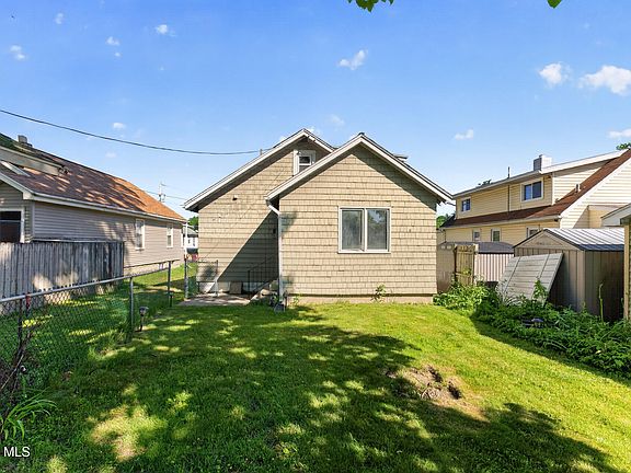 4th image of 30 Fern Avenue