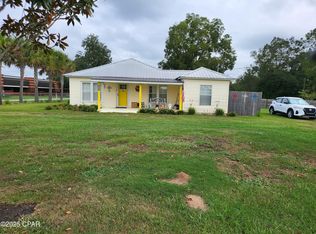 5545 Brown St, Graceville, FL 32440