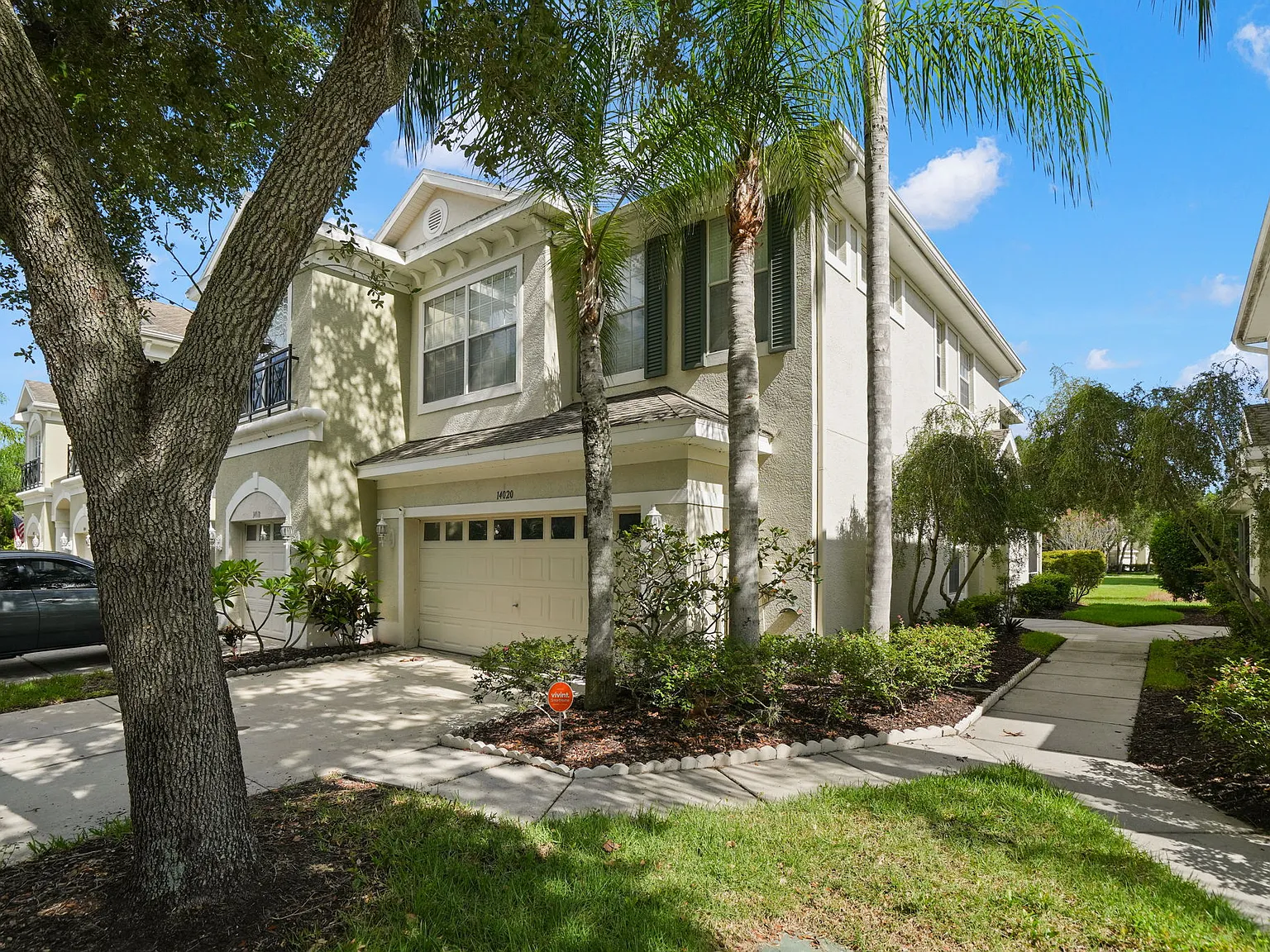 3 bed, 2.5 bath, 2149 sqft, $3,200 — Photo 3