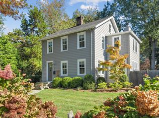 1 Crest Rd, Norwalk, CT 06853