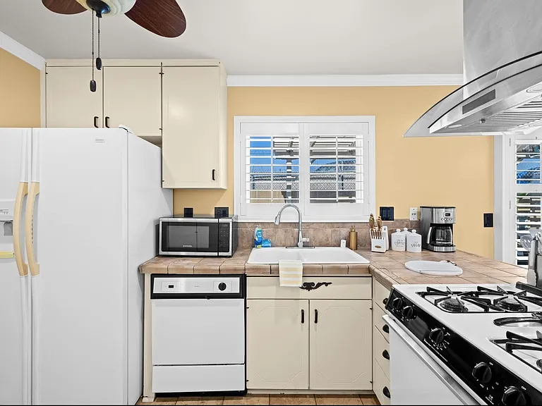 1449 W Lory Ave — Photo 6