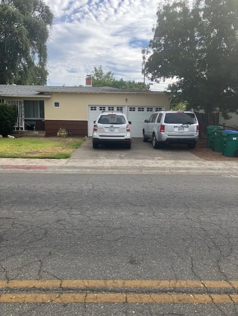 870 Moss Ave Chico Ca — Photo 1
