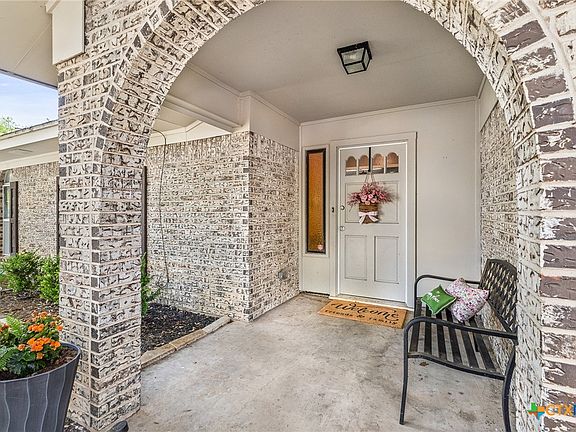 4th image of 428 Carothers St