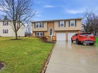 4534 Foresthill Rd, Stow, OH 44224