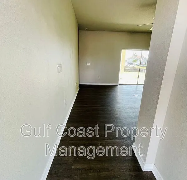 1700 NW 6th St — Photo 3