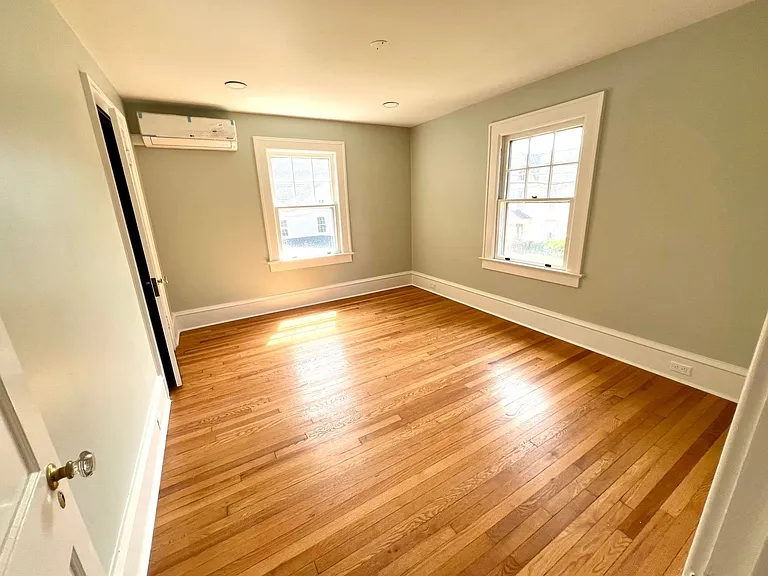 321 Union St — Photo 5