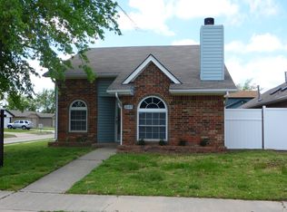 2147 Goodrich Dr, Moore, OK 73170