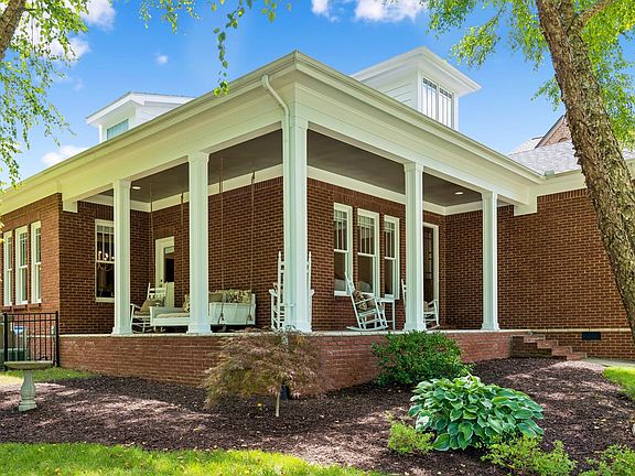 3rd image of 3644 Wareham Dr