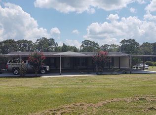 42 Wolf Ridge Ln, Poplarville, MS 39470