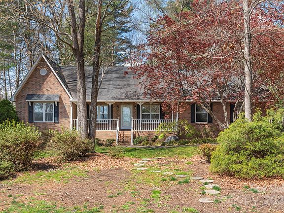 2nd image of 219 Waterford Dr