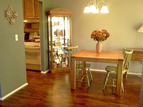 4th image of 2734 Glenbridge Ct #71