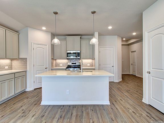 4th image of 2054 Chelsea Grove
