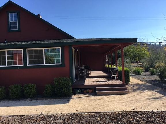 Covered Trex deck for outdoor living/dining