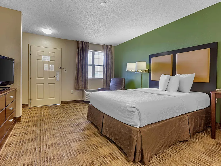 Studio Suite - 1 Queen Bed