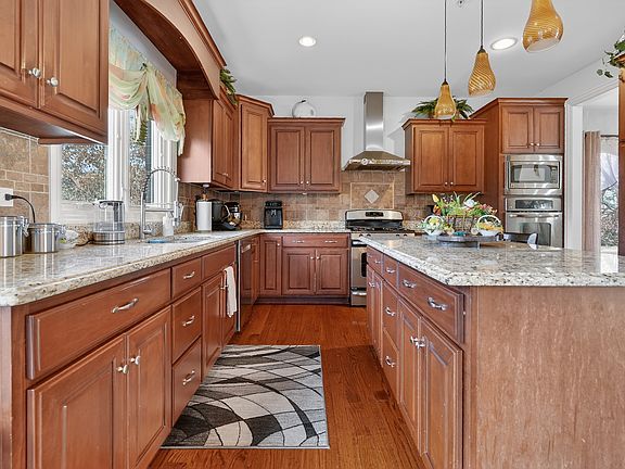 5th image of 10020 S 80th Ct