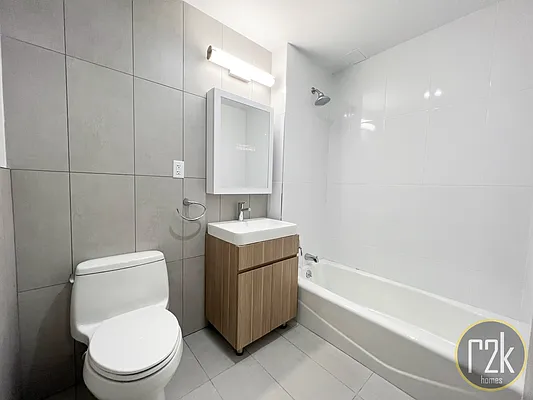 Rented by Realty 2000 Corp | media 23