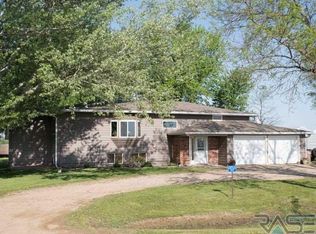 27427 477th Ave, Harrisburg, SD 57032