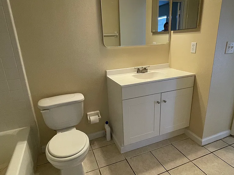 12068 Club Woods Dr — Photo 11