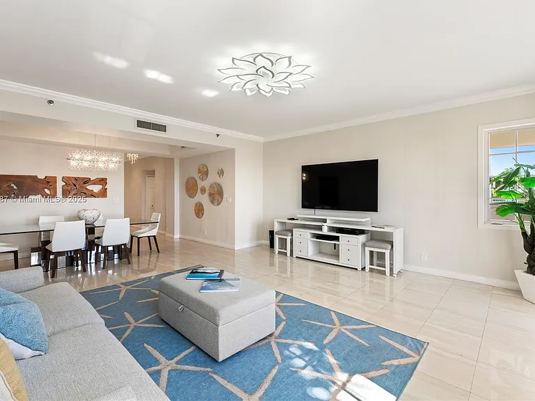 19133 Fisher Island Dr #19133 — Photo 29