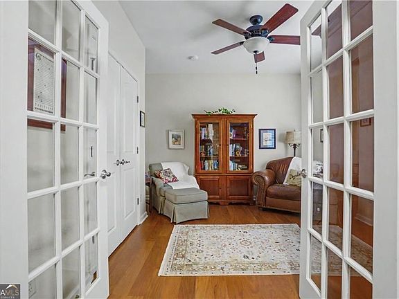 5th image of 363 Ridge Hill Cir
