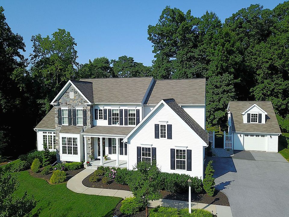 1st image of 95 Greenbriar Dr