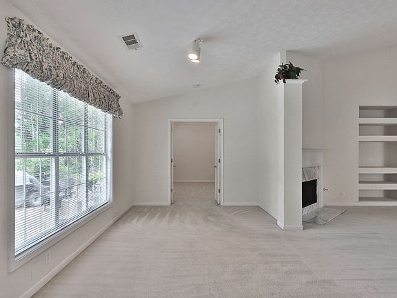 4th image of 2010 Glen Parke Ct