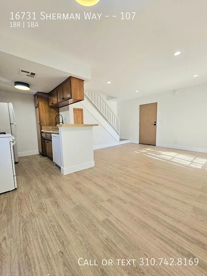 Bright 1BR Townhouse-Style Unit w/ 2 Balconies — Photo 4