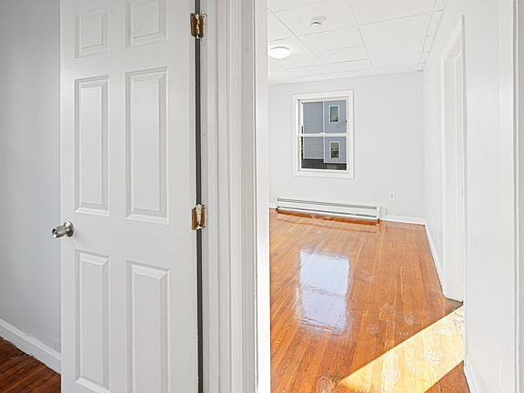 3rd image of 3 Allen St APT 6