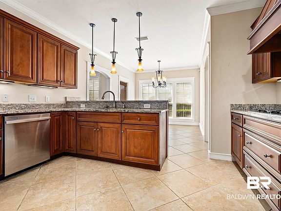 5th image of 6337 N McMurray Pl