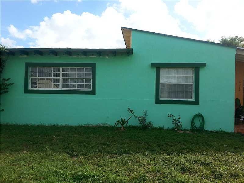 2nd image of 6754 Tamiami Canal Rd