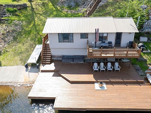 5th image of 556 W Shore Rd