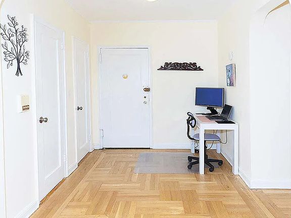 2nd image of 3015 Riverdale Ave APT 6A