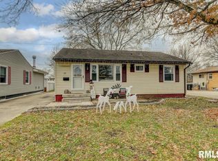 22 Rosaria Rd, Springfield, IL 62702