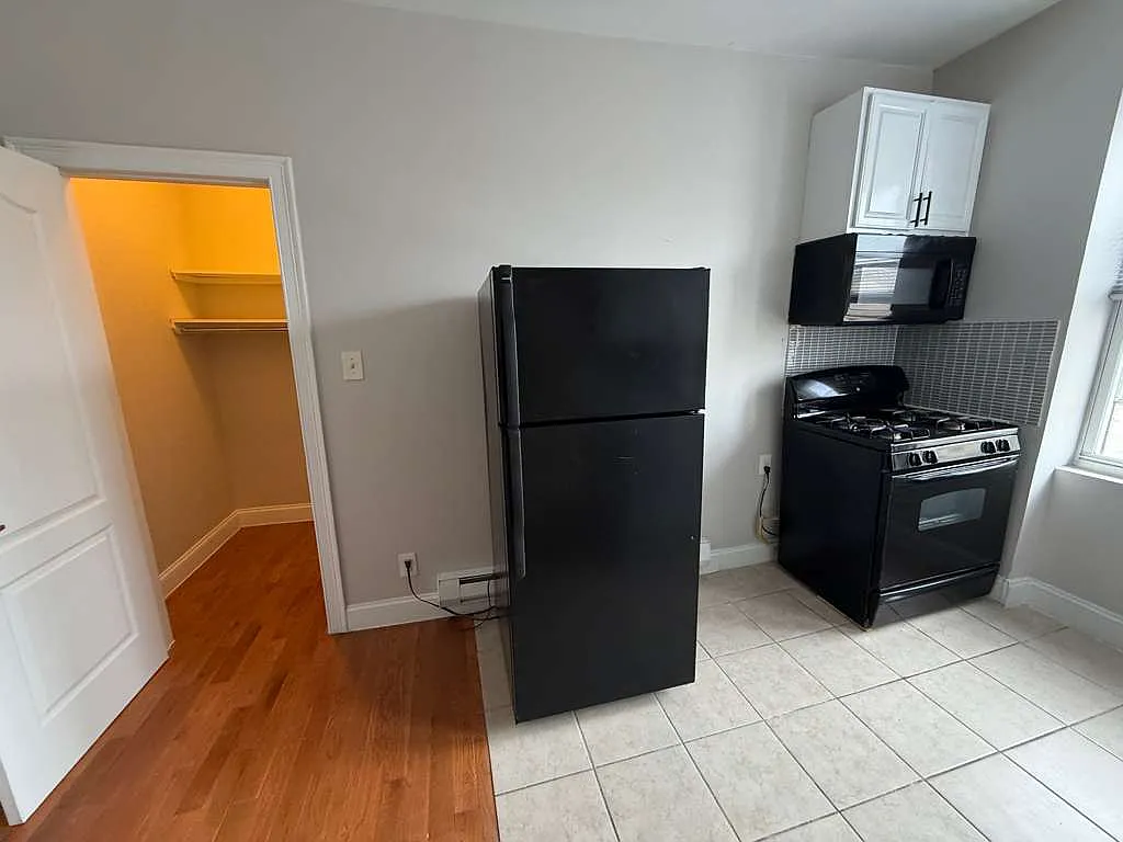 1 bed, $1,795 — Photo 2